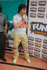 Saif Ali Khan promoted the Love Aaj Kal Apparel Line at Shoppers Stop on 23rd July 2009 (19).JPG