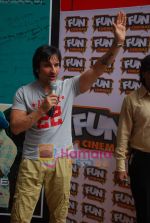 Saif Ali Khan promoted the Love Aaj Kal Apparel Line at Shoppers Stop on 23rd July 2009 (23).JPG