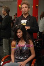 Sayali Bhagat Inaugurates Jawed Habib Hair & Beauty Studios at Madhap on 23rd July 2009 (16).JPG