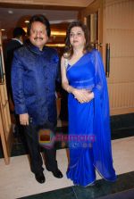 Pankaj Udhas with wife at Pankaj Udhas_s Khazana show in memory of Madan Mohan on 25th July 2099 (4).JPG