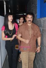 Shruti and Kamal Hassan at the Luck movie premiere  on 25th July 2009 (3).JPG