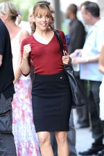 Rachel McAdams on the sets of Morning Glory (6).jpg