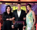 Deepika Padukone & Farah Khan With Salman Khan on 10 Ka Dum On Saturday, August 1, 2009  (5).jpg