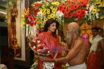 Shilpa Shetty visits temple on occasion of Nag Panchami in  Powai 28th July 2009 (37).JPG