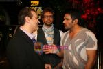 Sunil Shetty, Javed Jaffery on the sets of Boogie Woogie in Andheri, Mumbai on 31st July 2009 (3).JPG