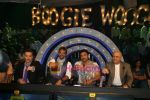 Sunil Shetty, Javed Jaffery, Naved, Ravi Behl on the sets of Boogie Woogie in Andheri, Mumbai on 31st July 2009 (3).JPG