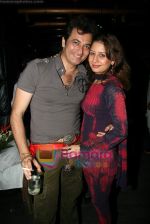 Avinash Wadhawan at Sara Khan_s birthday bash in Club Escape on 5th Aug 2009 (40).JPG
