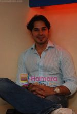 Dino Morea at Dino Morea_s Crepe Station launch in Oshiwara on 5th Aug 2009 (3).JPG