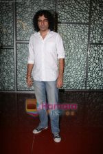 Imtiaz Ali at the press meet of Love Aaj Kal in Cinemax on 5th Aug 2009 (2).JPG