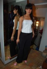 at the Launch of Nishka Lulla_s label Nisshk in South Mumbai based fashion store FUEL on 8th Aug 2009 (66).JPG