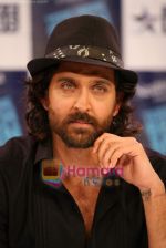 Hrithik Roshan on the sets of Farah Khan_s chat show Tere Mere Beach Mein in Filmcity on 16th Aug 2009 (6).JPG