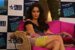 Kangana Ranaut on the sets of Farah Khan_s chat show Tere Mere Beach Mein in Filmcity on 16th Aug 2009 (13).JPG