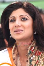 Shilpa Shetty wows fans at India Day Parade and Festival in New York on August 16, 2009 in Manhattan, New York (1).jpg