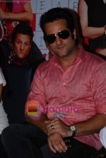 Fardeen Khan sell the tickets to promote the film in Galaxy, Bandra on 17th Aug 2009 (2).JPG