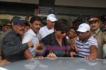 Shahrukh Khan return to Mumbai Airport on 18th Aug 2009 (3).JPG