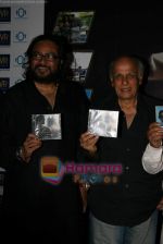 Mahesh Bhatt, Ismail Darbar at Ismail Darbar_s music for film The Unforgettable in PVR on 18th Aug 2009 (8).JPG