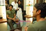 Farhan Akhtar at the Launch of ORO spa in  Chembur on 22nd Aug 2009 (7).JPG