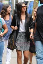 Jessica Szohr on the set of GOSSIP GIRL in New York City on 25th August 2009 - IANS-WENN.jpg