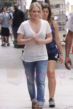 Hilary Duff On The Set Of GOSSIP GIRL in New York City on 26th August 2009 (56).jpg