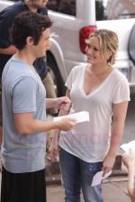 Hilary Duff and Penn Badgley On The Set Of GOSSIP GIRL in New York City on 26th August 2009 (34).jpg