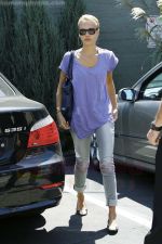 Jessica Alba out running errands in Santa Monica, Los Angeles, California on 27th August 2009 - IANS-WENN (2).jpg
