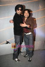 Mika Singh, Kailash Kher at Mtv Desi Beats on location in Madh on 27th Aug 2009 (3).JPG