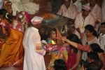 Amrita Rao, Shreya Ghoshal seeks blessings from Lalbaug Ka Raja Ganpati on 30th Aug 2009 (13).jpg