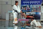 Isha Koppikar martial arts with Leena Mogre in Bandra on 4th Sep 2009 (17).JPG