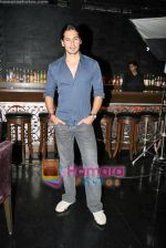 Dino Morea at Acid Factory promotional event in Mirador on 9th Sep 2009 (4).JPG