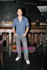 Dino Morea at Acid Factory promotional event in Mirador on 9th Sep 2009 (5).JPG