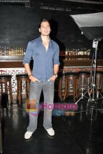 Dino Morea at Acid Factory promotional event in Mirador on 9th Sep 2009 (9).JPG