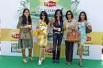 Dr. Niti Desai, Bhagyashree, Chhaya Momaya, Bijal Meswani and Aarti Surendranath at the launch of Lipton Clear Green in Mumbai on 15th Sep 2009.JPG