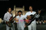 Kailash Kher at Allah Ke Bande video shoot in Gateway Of India, Mumbai on 15th Sep 2009 (3).JPG