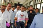 Salman Khan donates blood at Tata Memorial hospital in Mumbai on 15th Sep 2009 (16).JPG