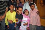 Salman Khan donates blood at Tata Memorial hospital in Mumbai on 15th Sep 2009 (25).JPG