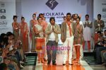 Abhishek Dutta & Irfan Pathan at Kolkatta Fashion Week show on 9th Sep 2009.JPG
