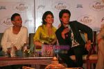 Jacqueline Fernandes, Ritesh Deshmukh, Sujoy Ghosh at the First look launch of Aladin in Taj Land_s End on 16th Sep 2009 (25).jpg