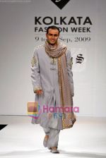 Rocky S & Virender Sehwag at Kolkatta Fashion Week show on 9th Sep 2009.jpg