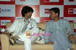 Sonu Nigam to endorse Big FM chillax music in Marimba, Mumbai on 16th Sep 2009 (4).JPG