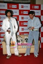 Sonu Nigam to endorse Big FM chillax music in Marimba, Mumbai on 16th Sep 2009.JPG