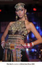 at Bridal Asia Fashion Celebration in Hyatt Regency, New Delhi on 16th Sep 2009 (37).jpg