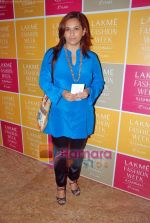 Manasi Joshi Roy at the Lakme Fashion Week 09 Day1 on 18th Sep 2009 (35).JPG