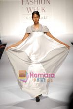 Model walk the ramp for Anuj Sharma_s Show on LIFW Day 2 on 19th Sep 2009 (40).JPG