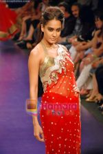 Model walk the ramp for Manish Malhotra_s Show on LIFW Day 2 on 19th Sep 2009 (22).JPG
