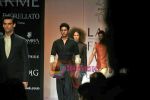 Model walk the ramp for Rohit and Abhishek_s Show on LIFW Day 3 on 20th Sep 2009 (5).JPG