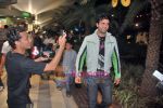 Harman Baweja return after What_s Your Raashee Toronto premiere in Mumbai Airport on 21st Sep 2009 (19).JPG