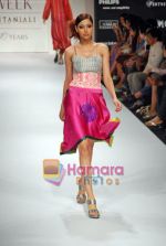 Model walk the ramp for Anupama Dayal_s Show on LIFW Day 4 on 21st Sep 2009 (44).JPG