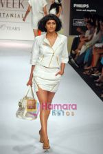 Model walk the ramp for Mandira Wirk_s Show on LIFW Day 4 on 21st Sep 2009 (22).JPG