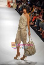 Model walk the ramp for Mandira Wirk_s Show on LIFW Day 4 on 21st Sep 2009 (30).JPG