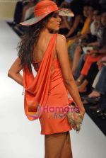 Model walk the ramp for Mandira Wirk_s Show on LIFW Day 4 on 21st Sep 2009 (42).JPG